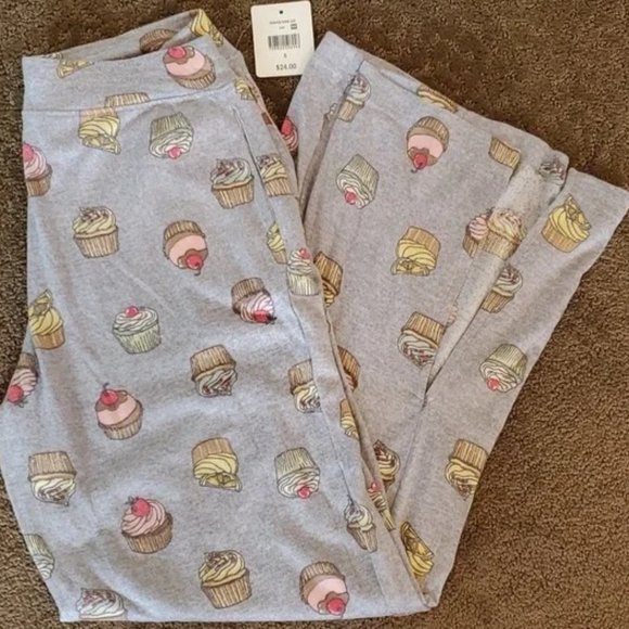 Womens Simple Pleasures CUPCAKES Pajama Lounge Pants Size S M L XL Pockets NWT - Picture 1 of 3